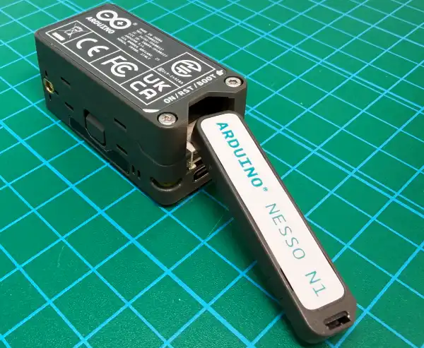Arduino Nesso N1本体外観