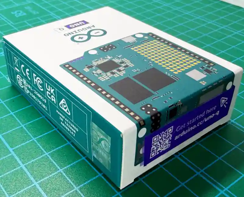Arduino Uno Q外観 梱包状態