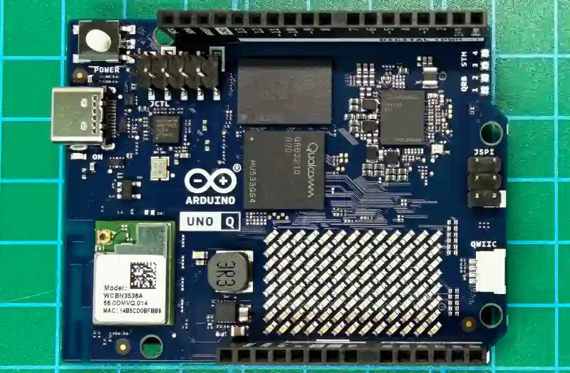 Arduino Uno Q本体外観